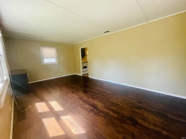 $2,250 | 416 South Eastside Drive, Bloomington, IN 47401