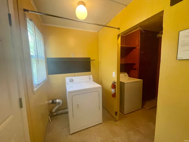 $2,400 | 416 South Eastside Drive, Bloomington, IN 47401