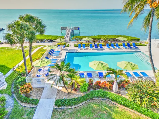 $1,100,000 | 1133 West Ocean Drive, Unit 13, Key Colony Beach, FL 33051