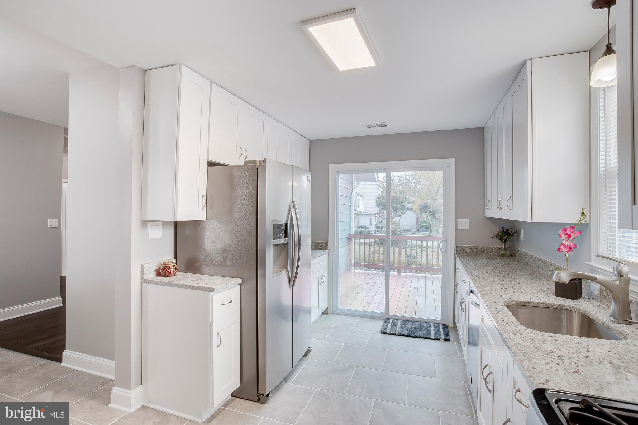 5917 Addison Road Capitol Heights, MD 20743 - Photo 14 of 41 Kitchen - Granite Countertops /Premium Appliances