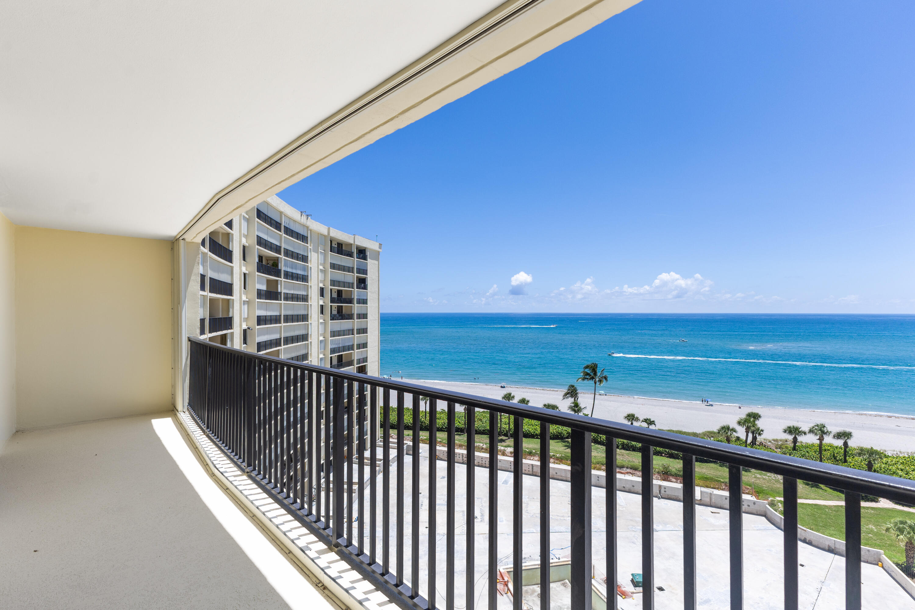 400 Ocean Trail Way, Unit 1008 Jupiter, FL 33477 - Photo 20 of 25 a view of balcony with furniture