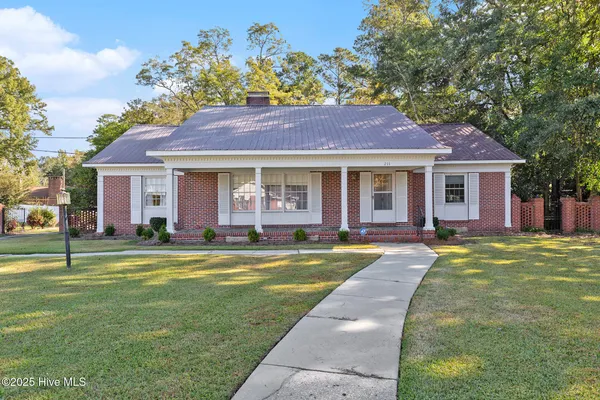 $390,000 | 211 Pireway Road, Tabor City, NC 28463