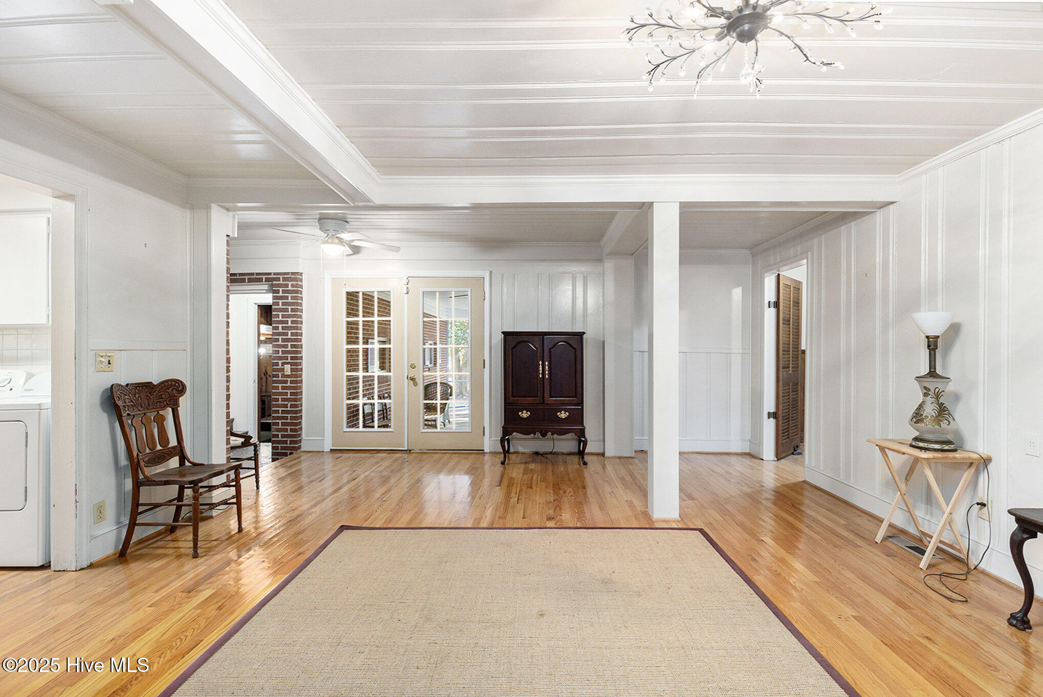211 Pireway Road Tabor City, NC 28463 - Photo 17 of 46 Living Room