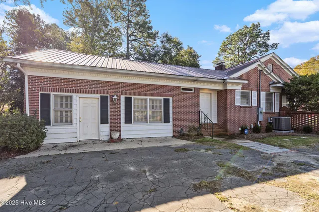 $390,000 | 211 Pireway Road, Tabor City, NC 28463