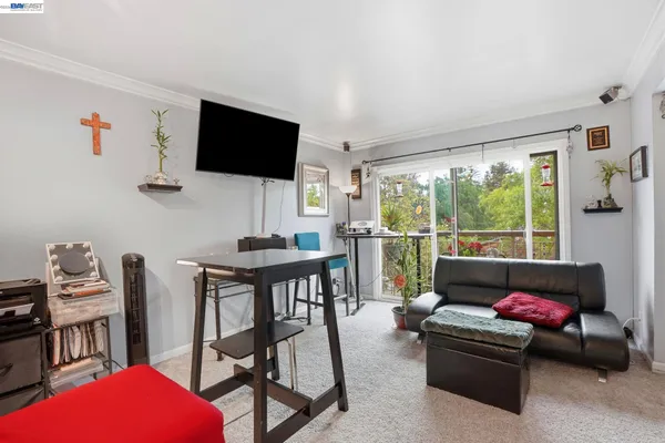 $198,000 | 490 North Civic Drive, Unit 305, Walnut Creek, CA 94596