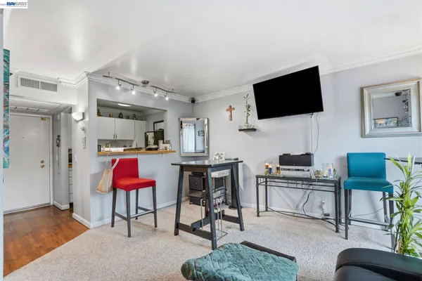 $198,000 | 490 North Civic Drive, Unit 305, Walnut Creek, CA 94596