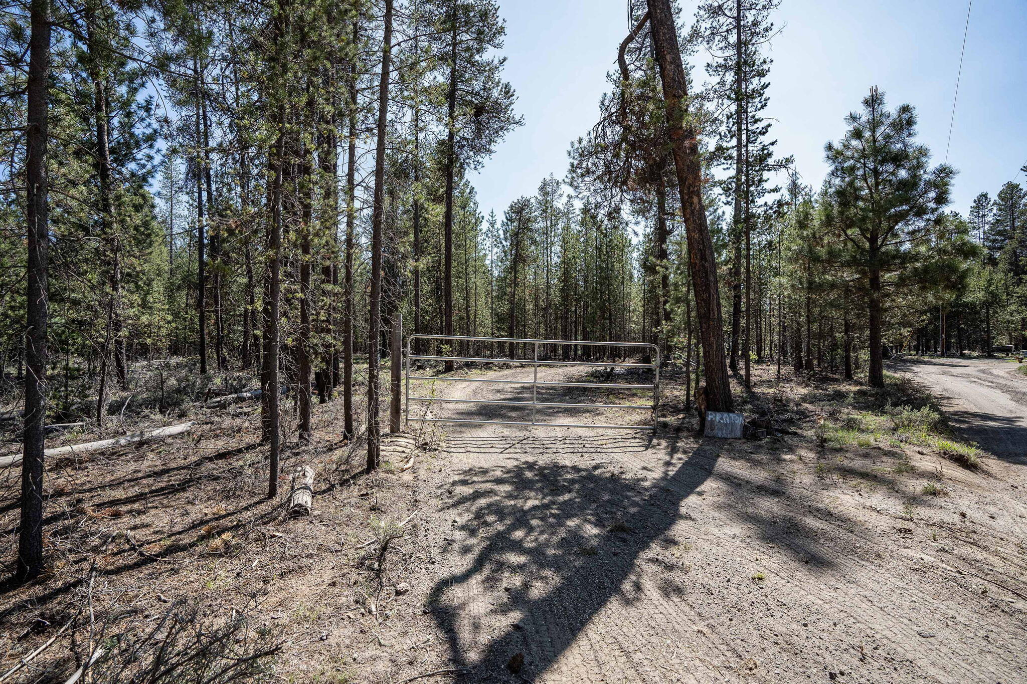 52050 Dustan Road La Pine, OR 97739 - Photo 10 of 21 Gate is within surveyed boundary