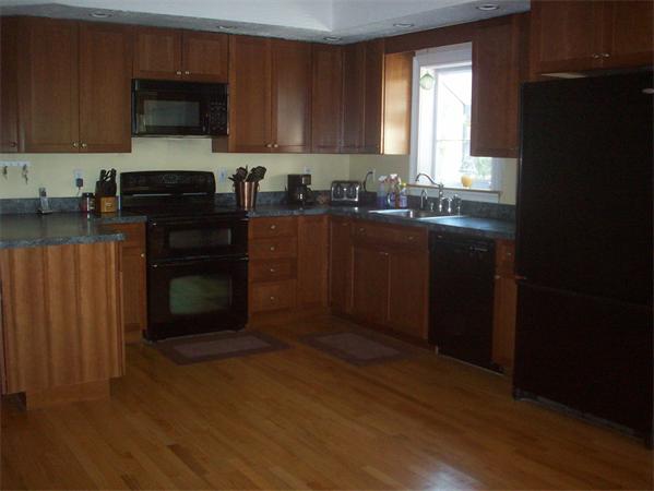 12 Batchelder Road Reading, MA 01867 - Photo 16 of 27 Gallery Image 16