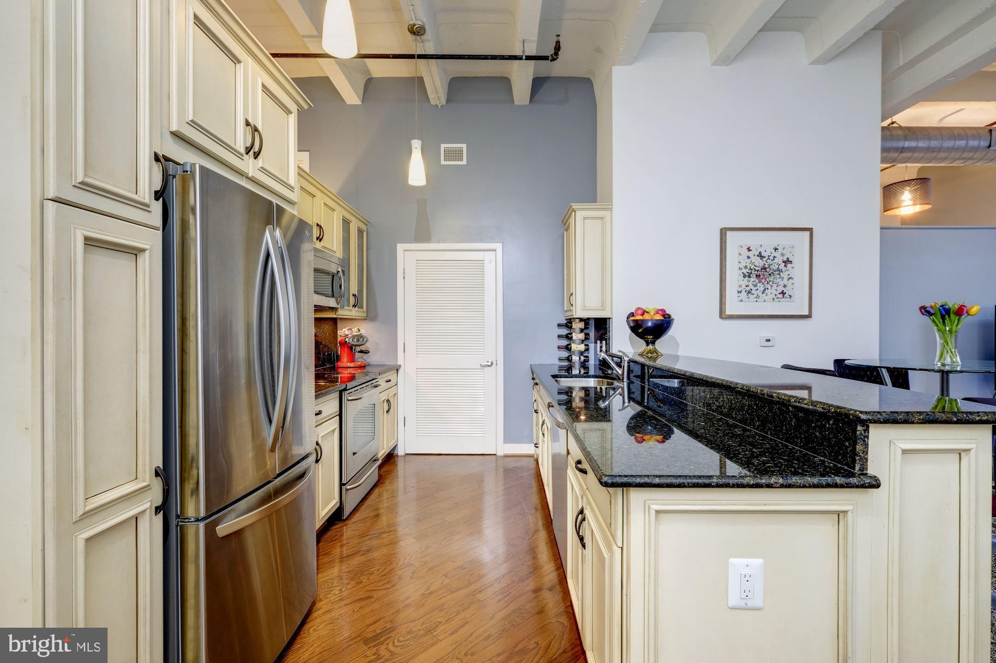 1701 Kalorama Road Northwest, Unit 206 Washington, DC 20009 - Photo 12 of 42 Acres of counter top area!
