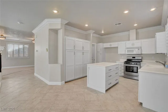 $680,000 | 2928 Indigo Haven Court, Las Vegas, NV 89117