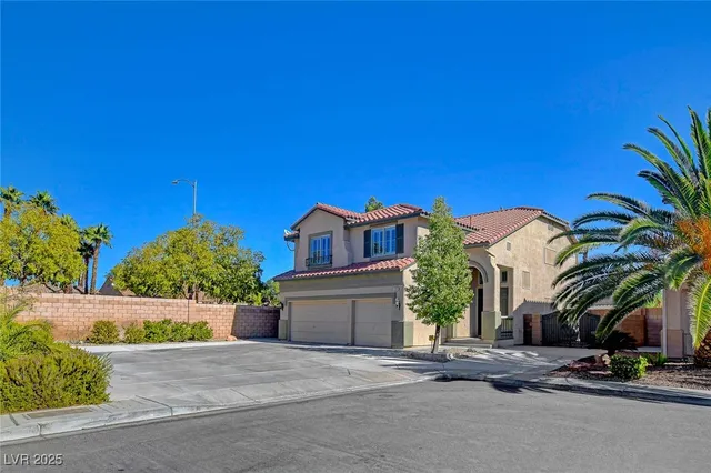 $680,000 | 2928 Indigo Haven Court, Las Vegas, NV 89117