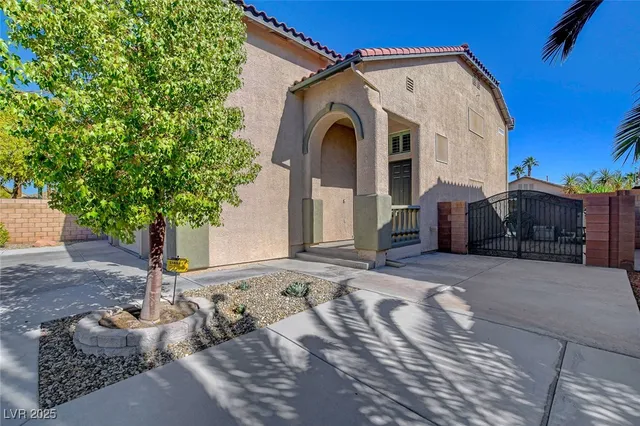 $680,000 | 2928 Indigo Haven Court, Las Vegas, NV 89117