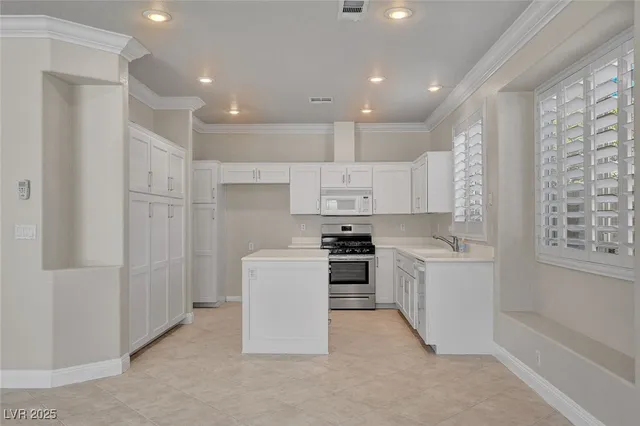 $680,000 | 2928 Indigo Haven Court, Las Vegas, NV 89117