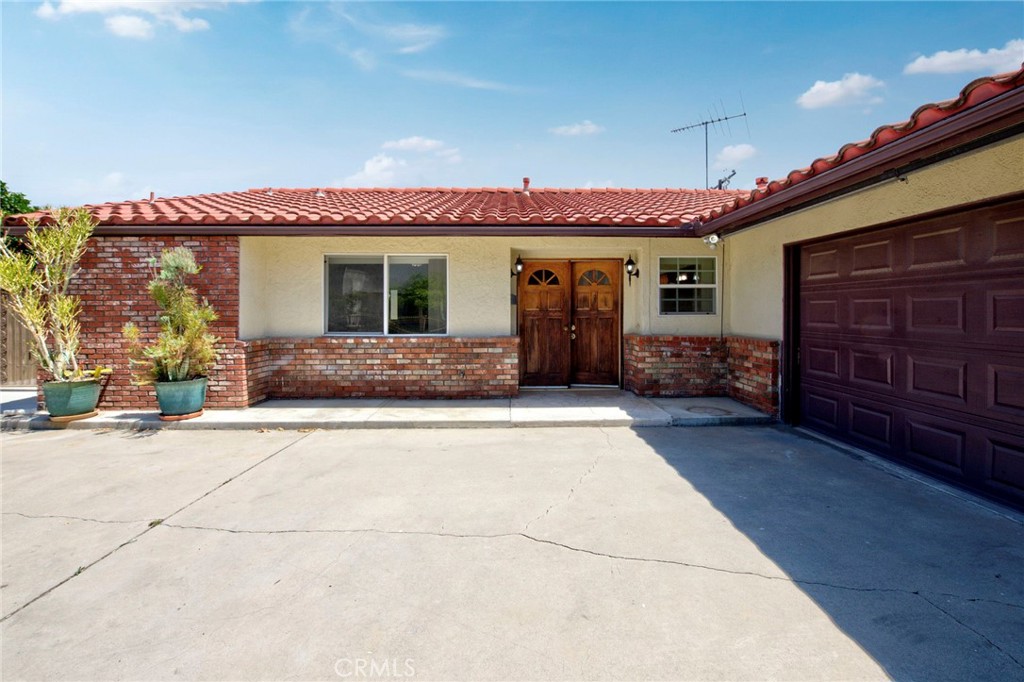 129 East Rancho Road Corona, CA 92879 - Photo 7 of 42