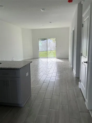 $2,000 | 601 Lake Shore Parkway, Davenport, FL 33896