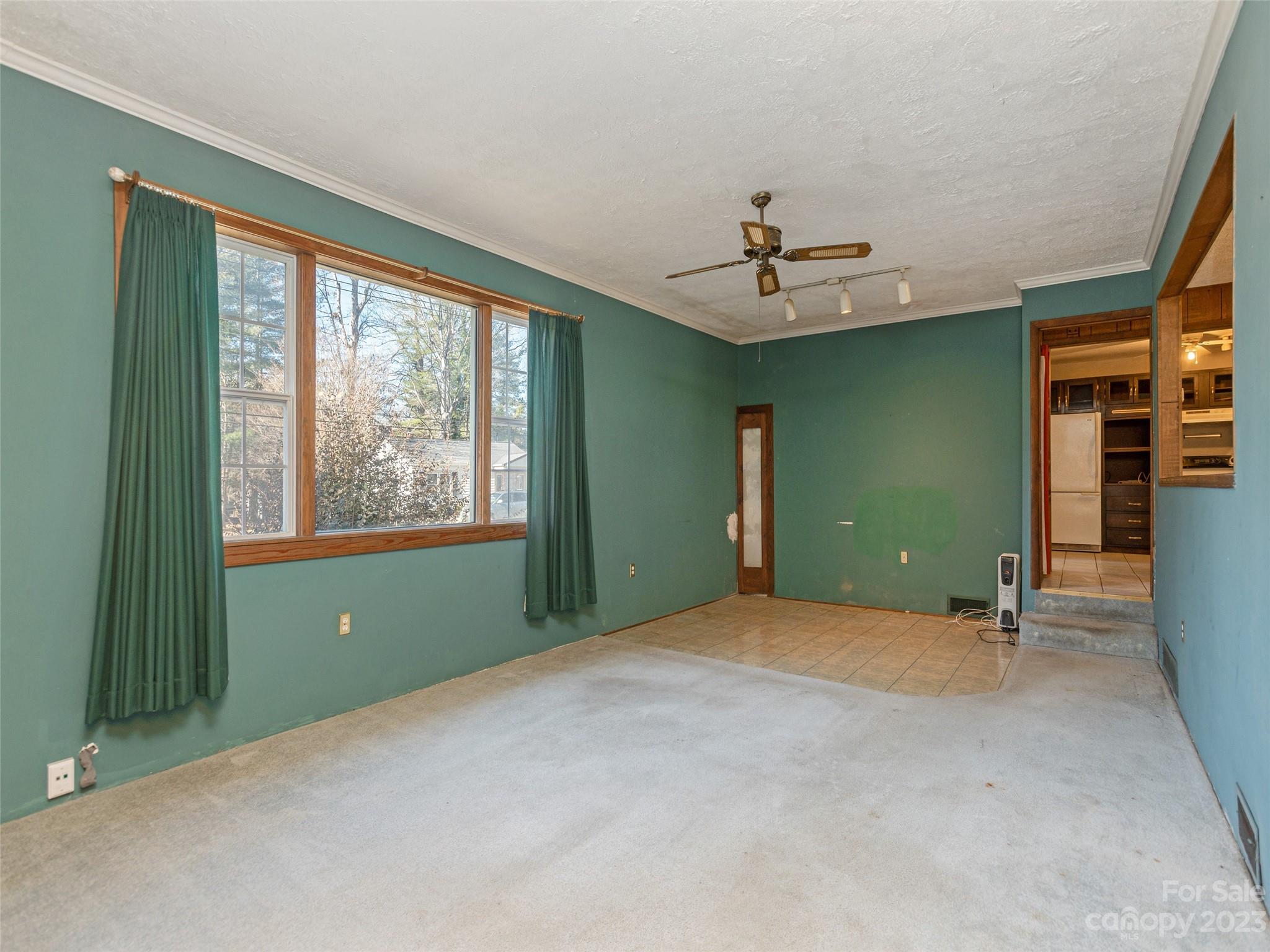 131 Rutledge Drive Hendersonville, NC 28739 - Photo 12 of 25 Gallery Image 12