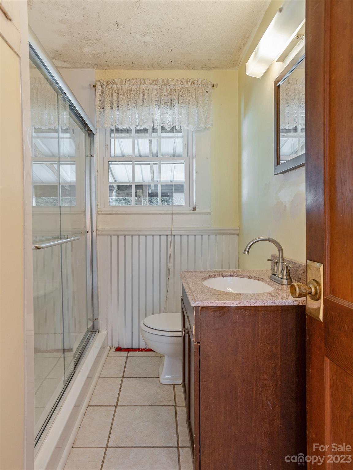 131 Rutledge Drive Hendersonville, NC 28739 - Photo 14 of 25 Gallery Image 14