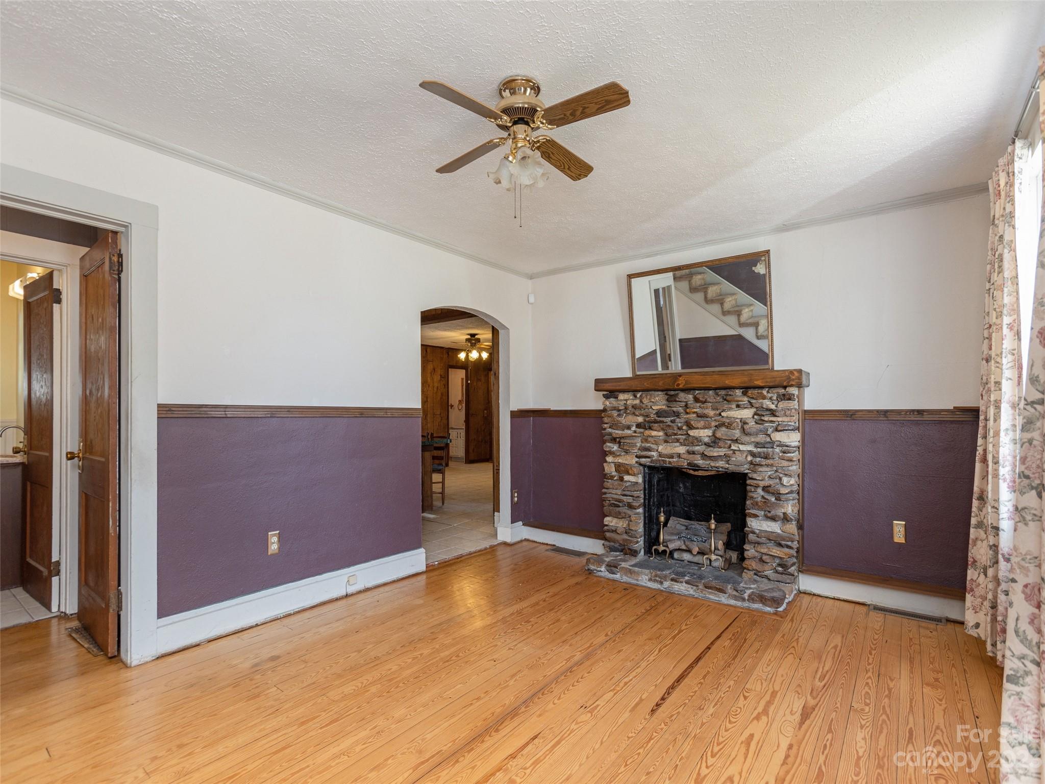 131 Rutledge Drive Hendersonville, NC 28739 - Photo 4 of 25 Gallery Image 4