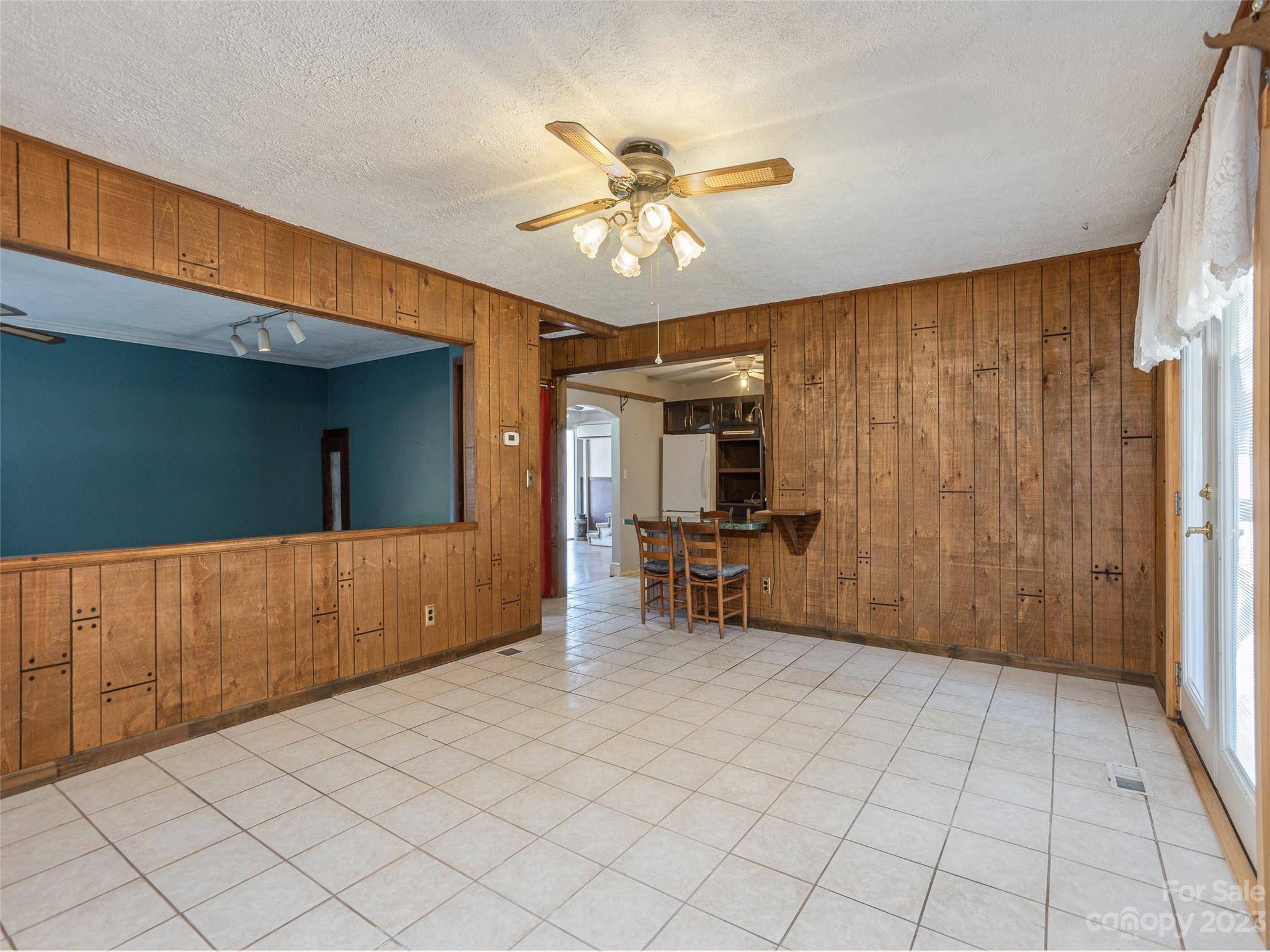 131 Rutledge Drive Hendersonville, NC 28739 - Photo 10 of 25 Gallery Image 10