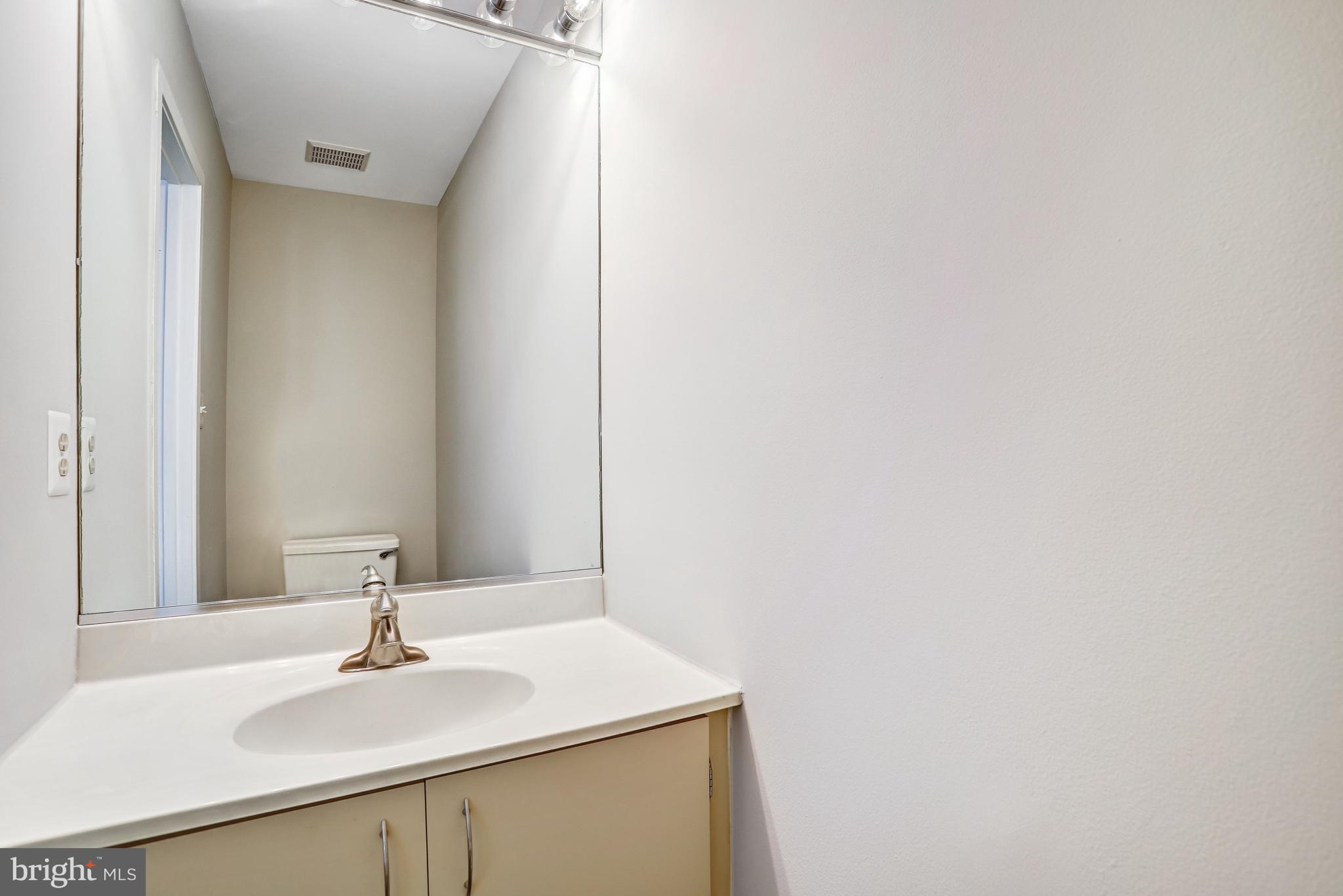 1953 Lakeport Way Reston, VA 20191 - Photo 16 of 59 half bath