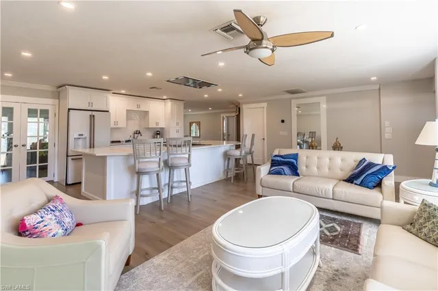 $595,000 | 2237 Kings Lake Boulevard, Naples, FL 34112