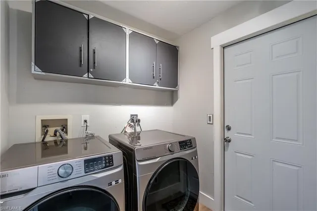 $595,000 | 2237 Kings Lake Boulevard, Naples, FL 34112