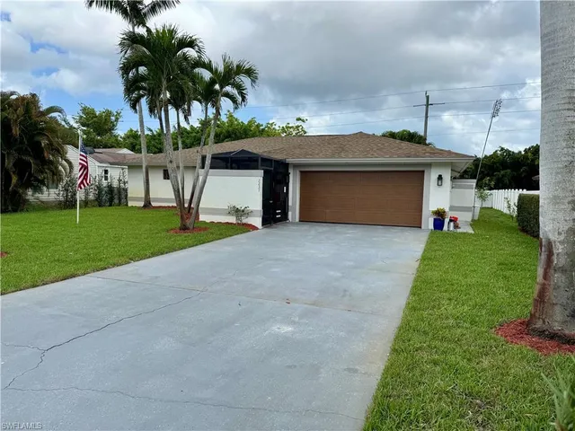 $595,000 | 2237 Kings Lake Boulevard, Naples, FL 34112