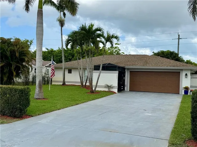 $595,000 | 2237 Kings Lake Boulevard, Naples, FL 34112