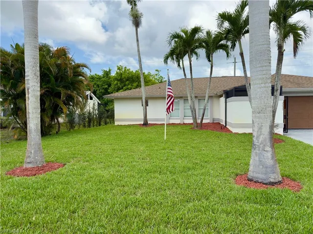 $595,000 | 2237 Kings Lake Boulevard, Naples, FL 34112