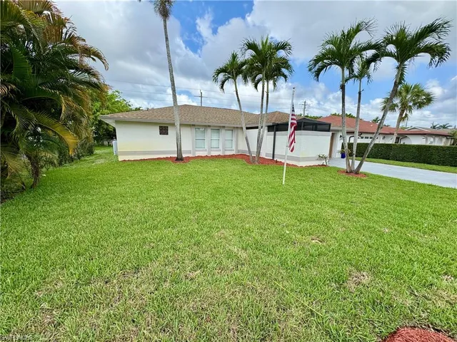 $595,000 | 2237 Kings Lake Boulevard, Naples, FL 34112