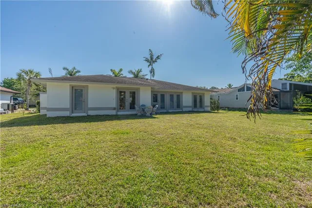 $595,000 | 2237 Kings Lake Boulevard, Naples, FL 34112