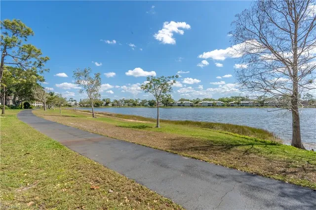 $595,000 | 2237 Kings Lake Boulevard, Naples, FL 34112