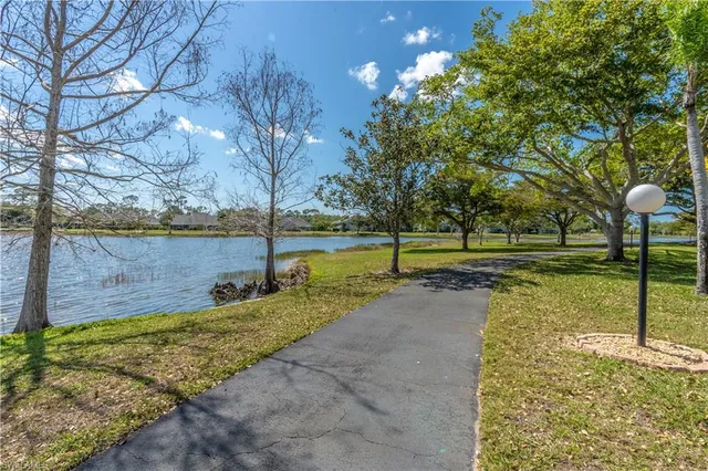 $595,000 | 2237 Kings Lake Boulevard, Naples, FL 34112