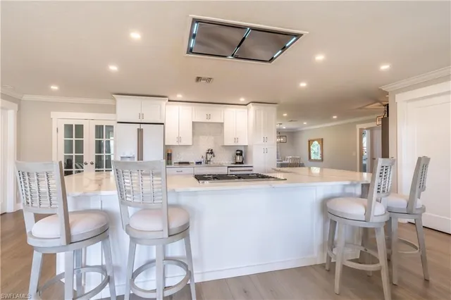 $595,000 | 2237 Kings Lake Boulevard, Naples, FL 34112