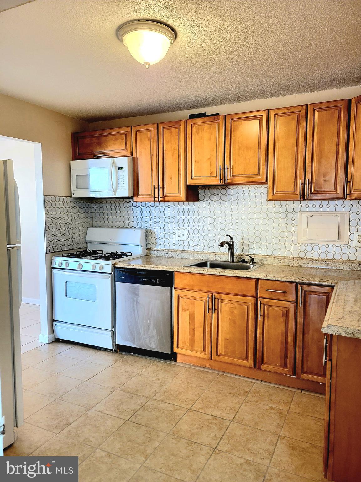1836 Metzerott Road, Unit 624 Adelphi, MD 20783 - Photo 8 of 26 Kitchen