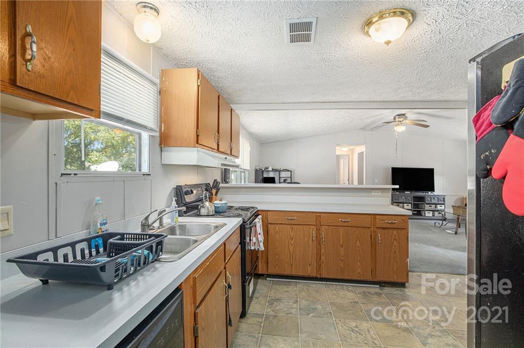 2170 Hahn Road Mount Pleasant, NC 28124 - Photo 11 of 33 Gallery Image 11