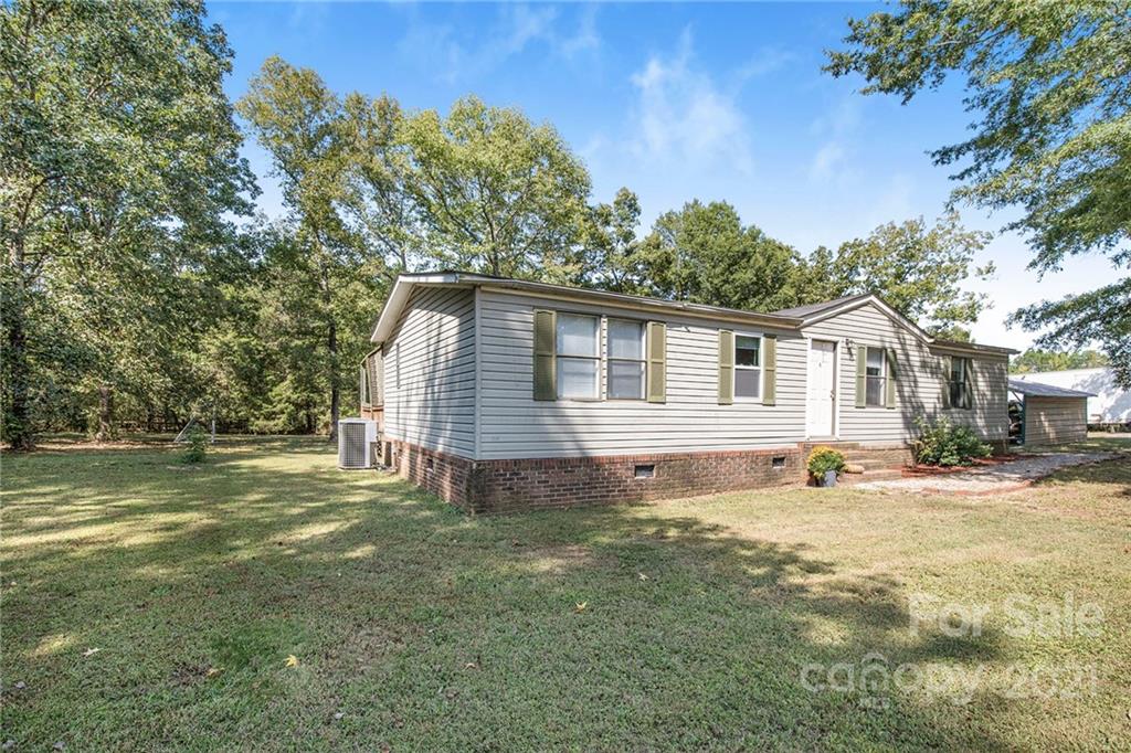 2170 Hahn Road Mount Pleasant, NC 28124 - Photo 3 of 33 Gallery Image 3