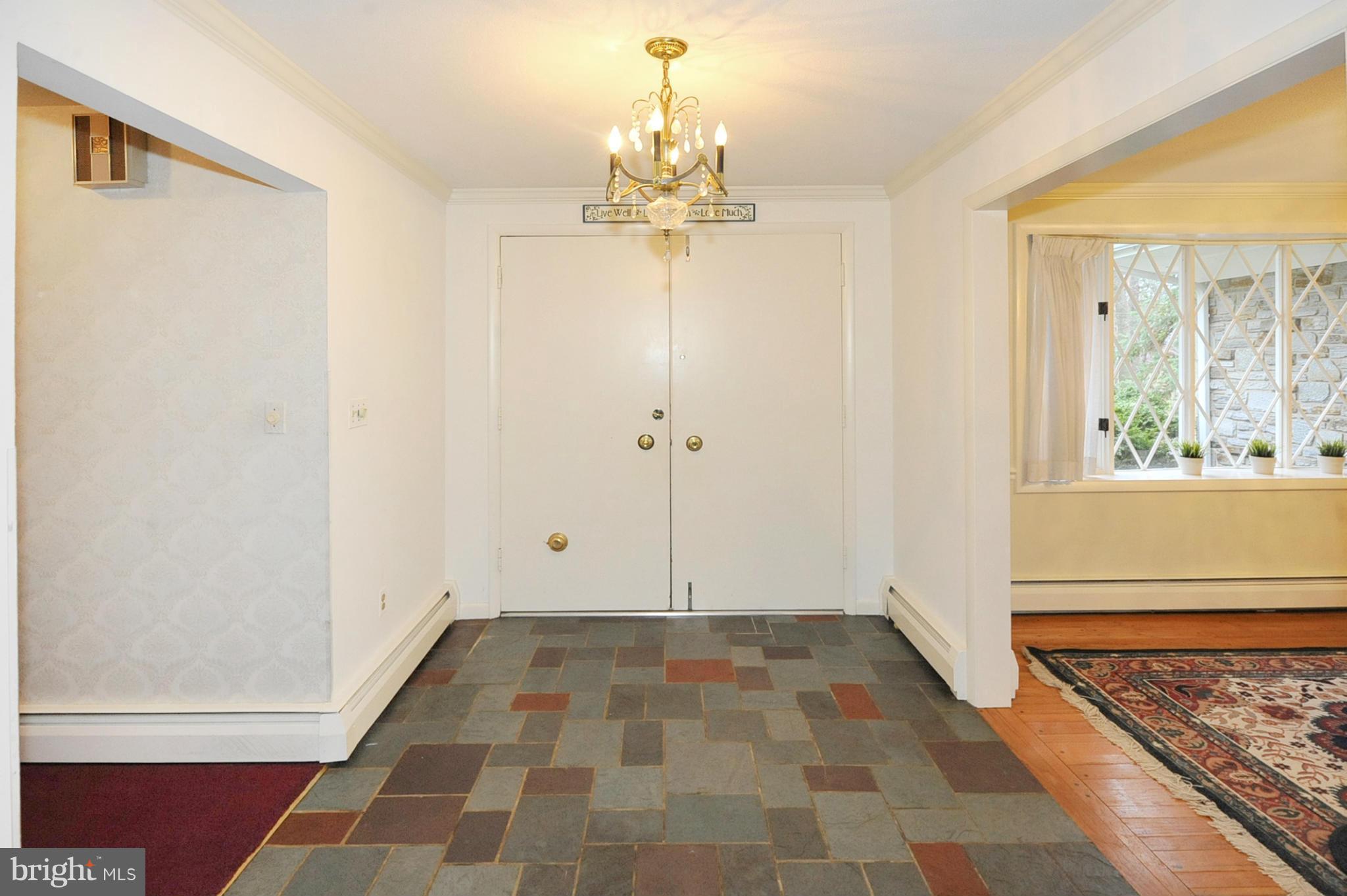 14708 Harold Road Silver Spring, MD 20905 - Photo 3 of 25 Interior (General)