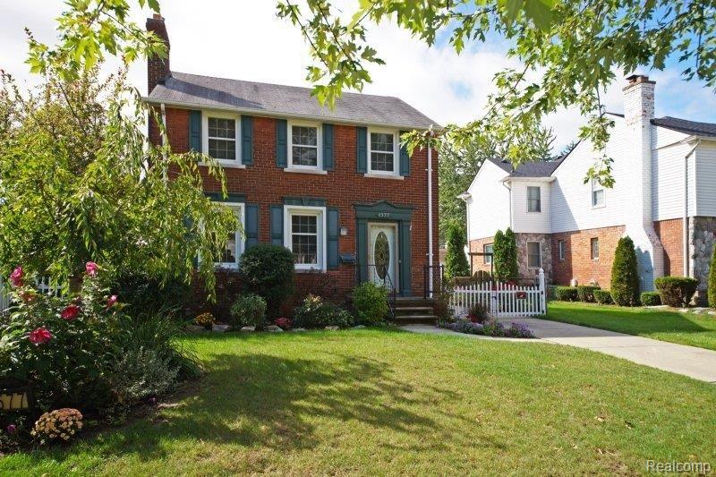 1577 Hampton Road Grosse Pointe, MI 48236 - Photo 1 of 25 DSC09296.JPG