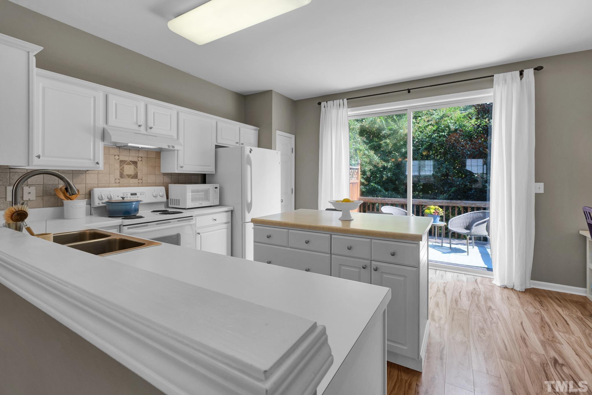 4920 Wyatt Brook Way Raleigh, NC 27609 - Photo 10 of 28 Gallery Image 10