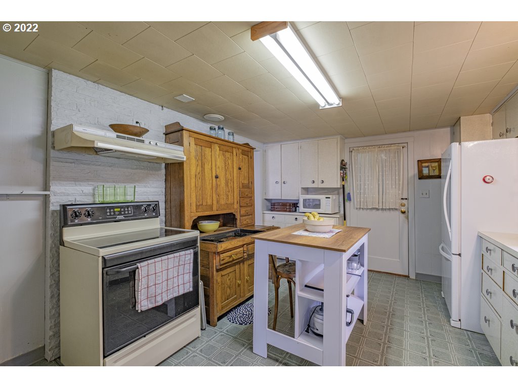 35926 Tree Farm Road Scio, OR 97374 - Photo 7 of 32 Gallery Image 7