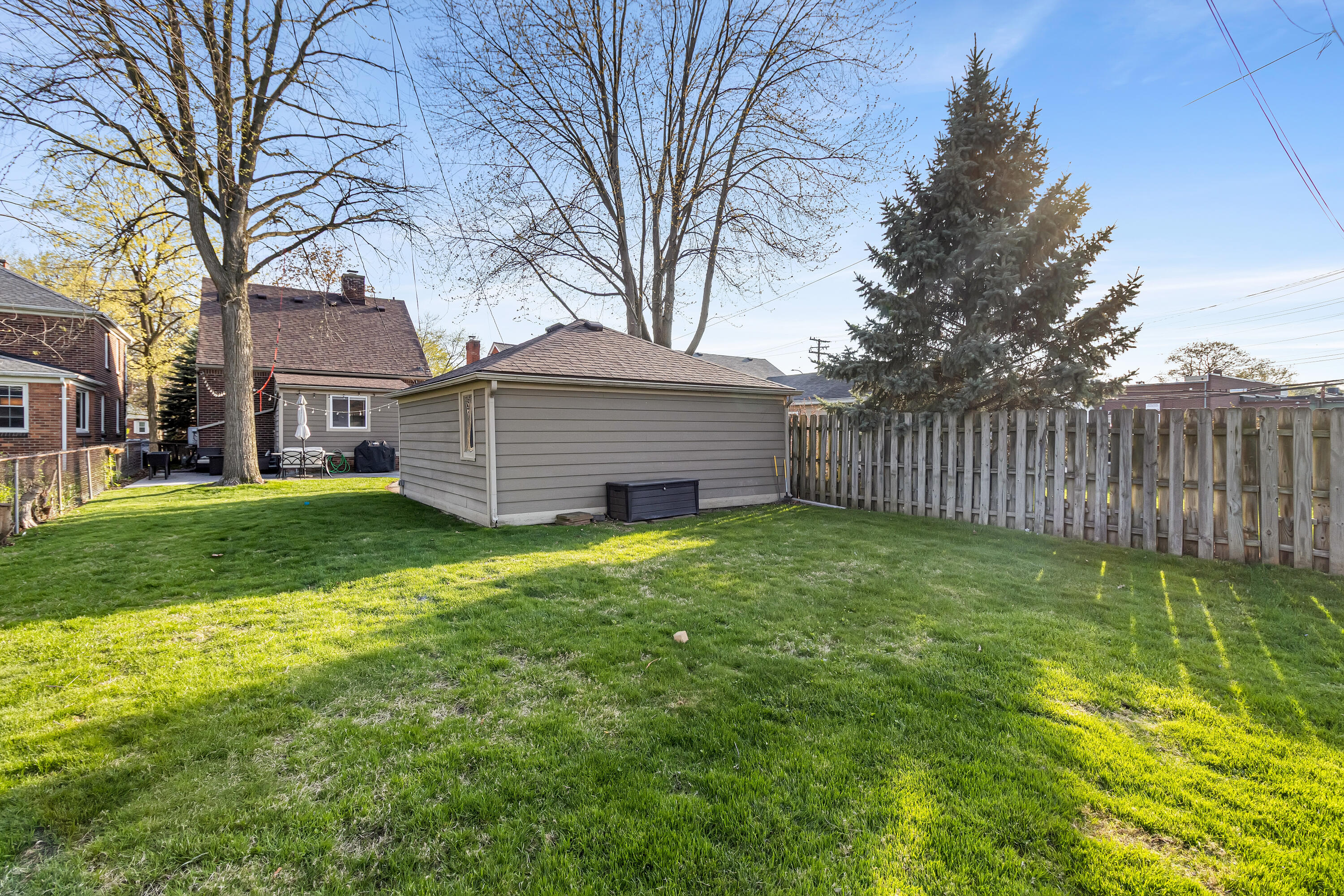 1840 Hampton Road Grosse Pointe Woods, MI 48236 - Photo 37 of 41 36-1840_Hampton-035