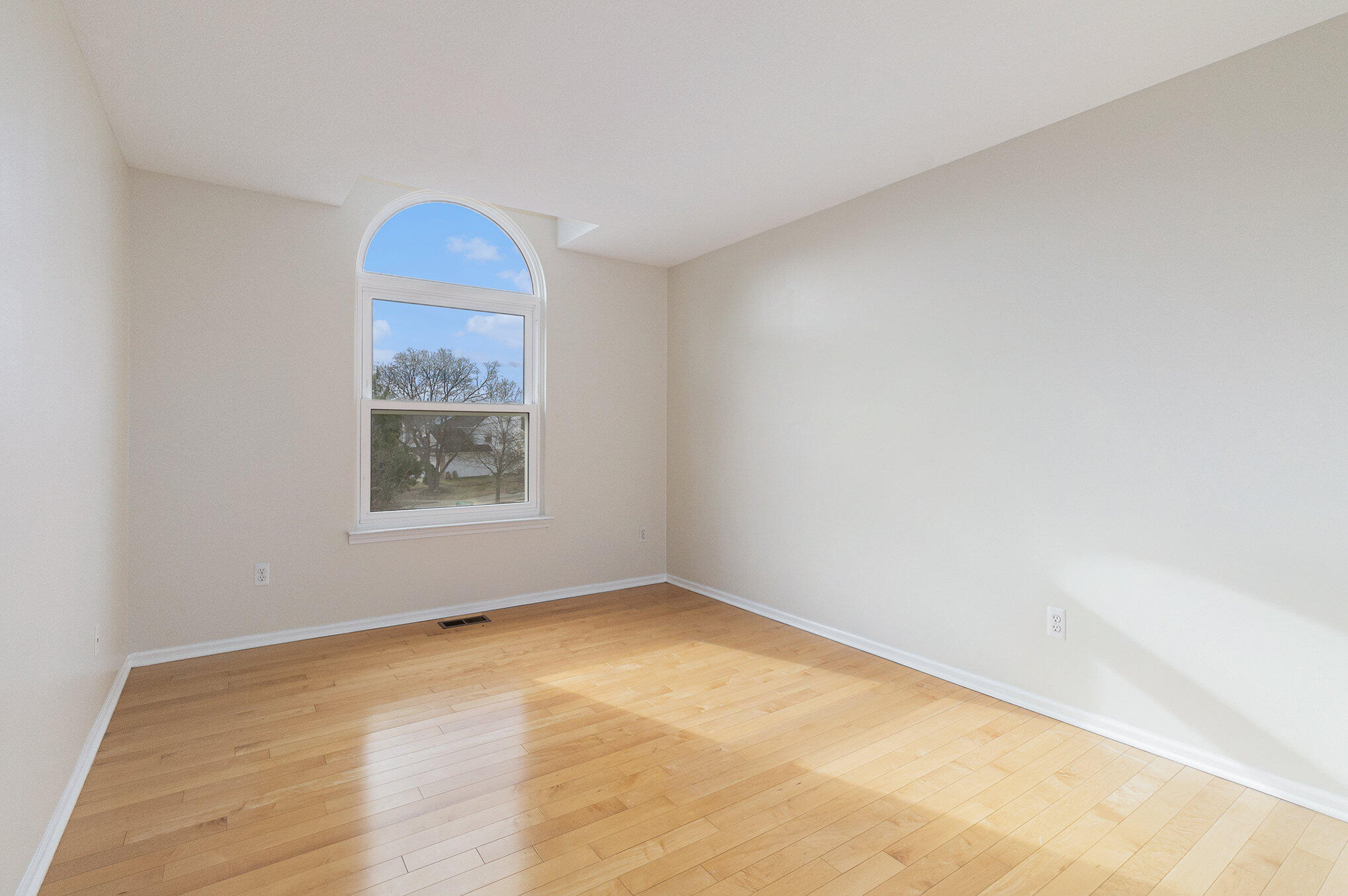 4910 Ravine Court Ann Arbor, MI 48105 - Photo 33 of 57 29 bed2