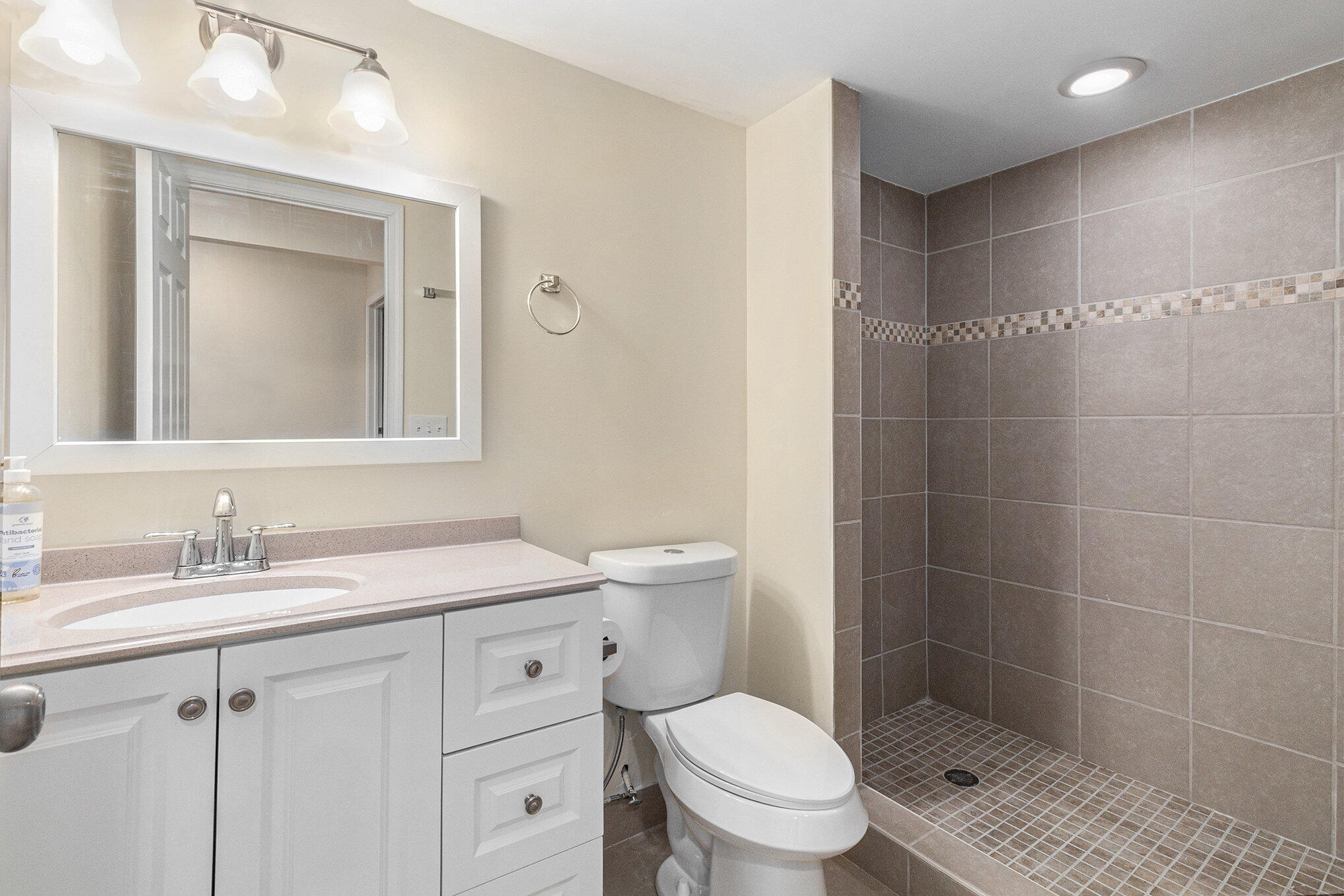 4910 Ravine Court Ann Arbor, MI 48105 - Photo 42 of 57 36 LL full bath