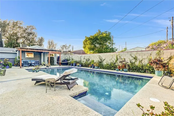 $4,500 | 1130 North Cordova Street, Burbank, CA 91505