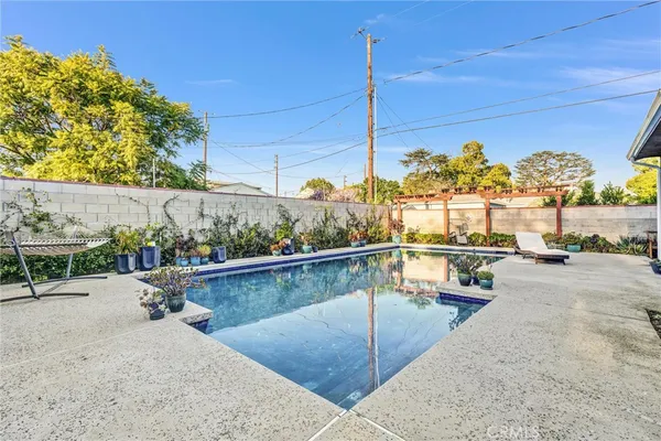 $4,500 | 1130 North Cordova Street, Burbank, CA 91505