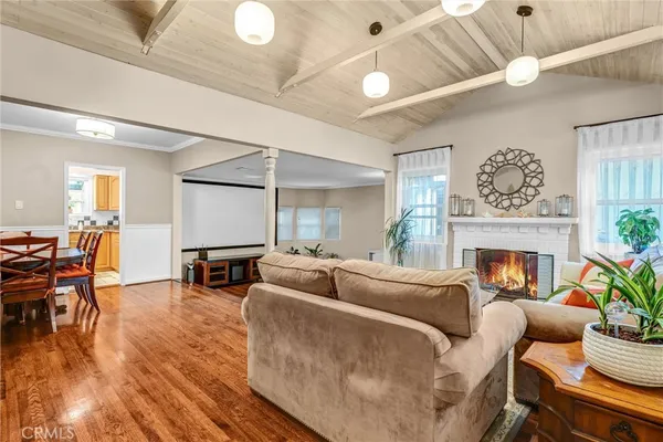 $4,500 | 1130 North Cordova Street, Burbank, CA 91505