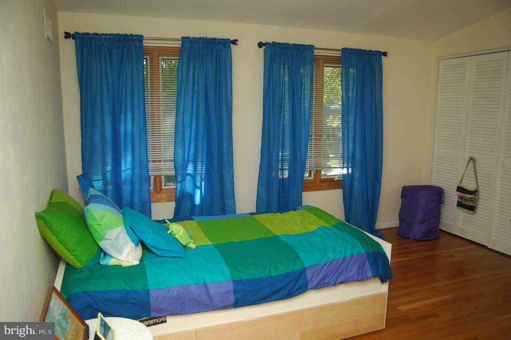 6809 Marbury Road Bethesda, MD 20817 - Photo 11 of 21 Bedroom