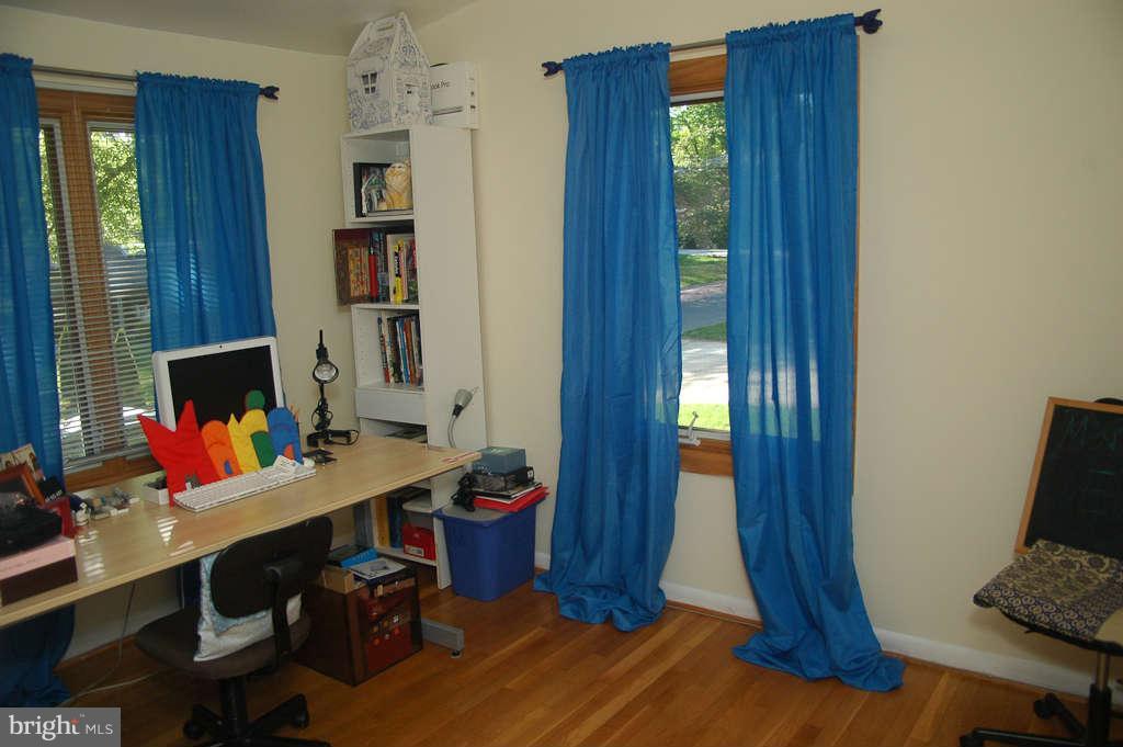 6809 Marbury Road Bethesda, MD 20817 - Photo 12 of 21 Bedroom