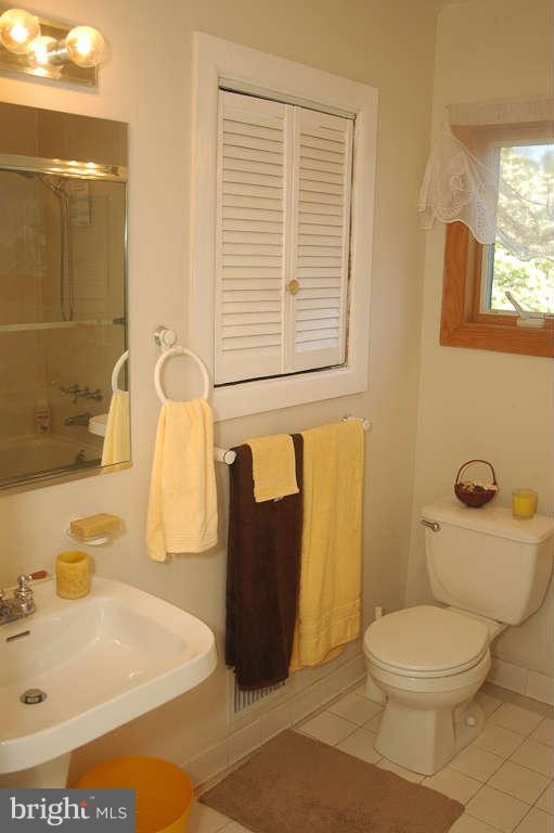 6809 Marbury Road Bethesda, MD 20817 - Photo 9 of 21 Bath (Master)
